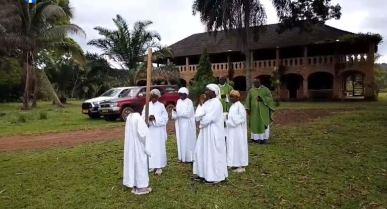 Diocèse de Mouila/messe de passation de charges au sanctuaire Notre Dame de l’Equateur et des Trois Epis de Sindara.