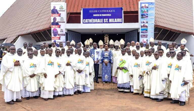 EGLISE: Clôture du Jubilé des Noces d’Or du Diocèse de Franceville.