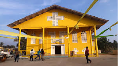 La paroisse notre dame des apôtres a effectué sa rentrée pastorale 2025-2026 dans la prière et la formation .