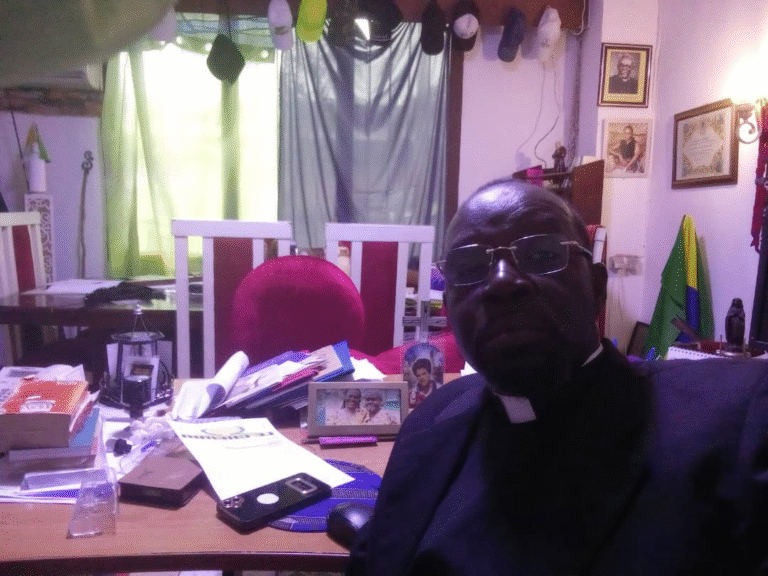 Aux lecteurs de En plénitude: Un nouveau né au service de la communication.