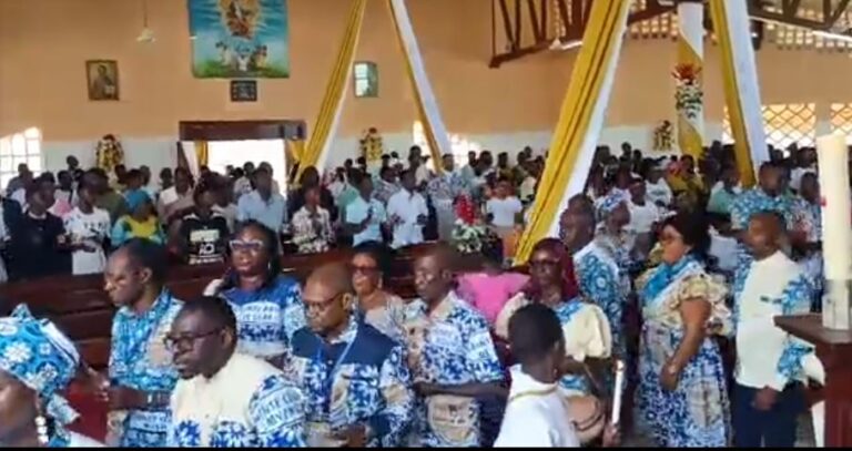 Messe de clôture du jubilé d’or de la paroisse notre Dame de l’Esperance de Mingara