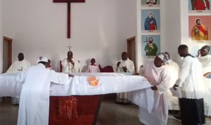 Diocèse d’Oyem/Cérémonie de dédicace de la chapelle de la communauté Saint Bernard